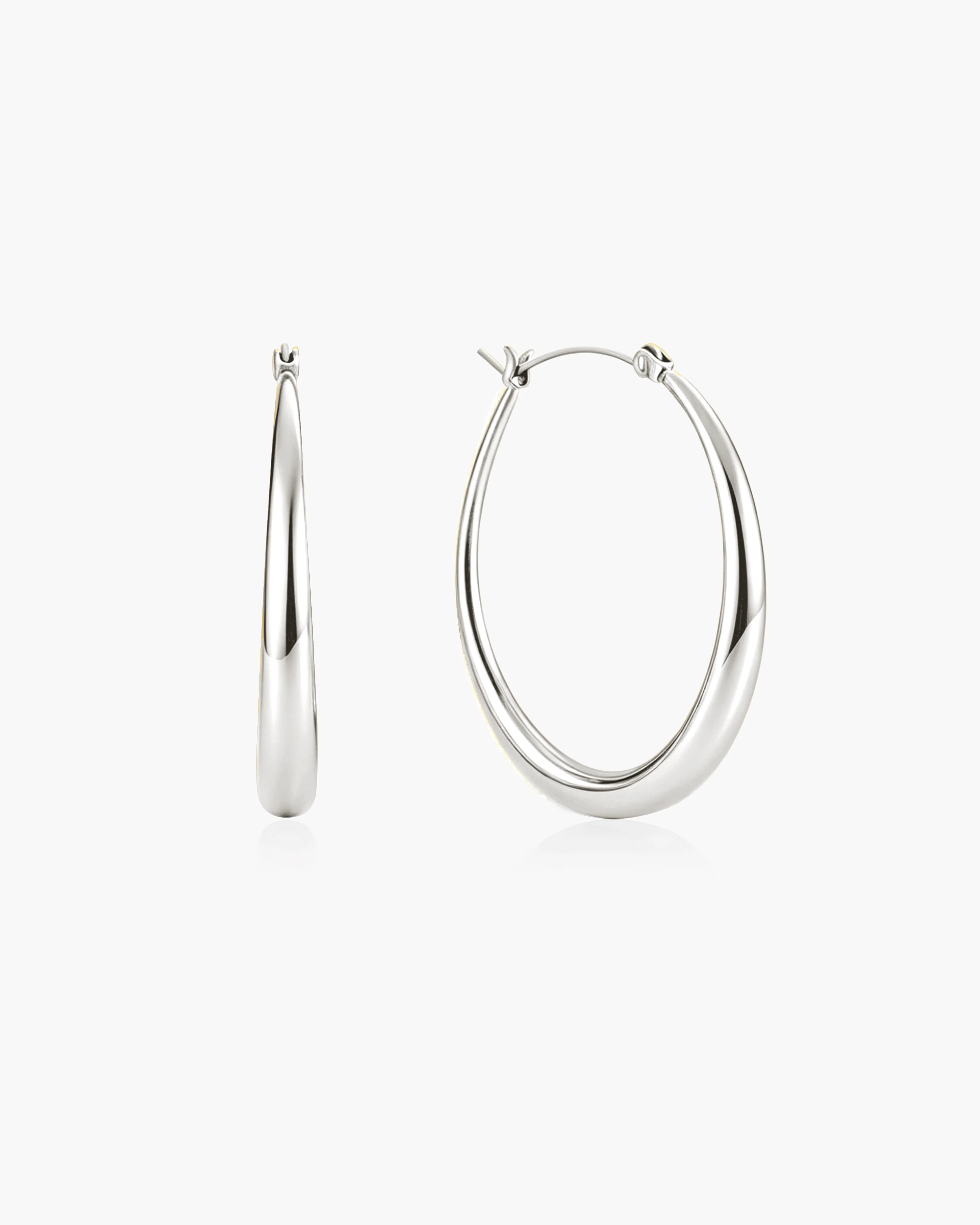 Sloane Hoop Earrings in Gold - Image 5