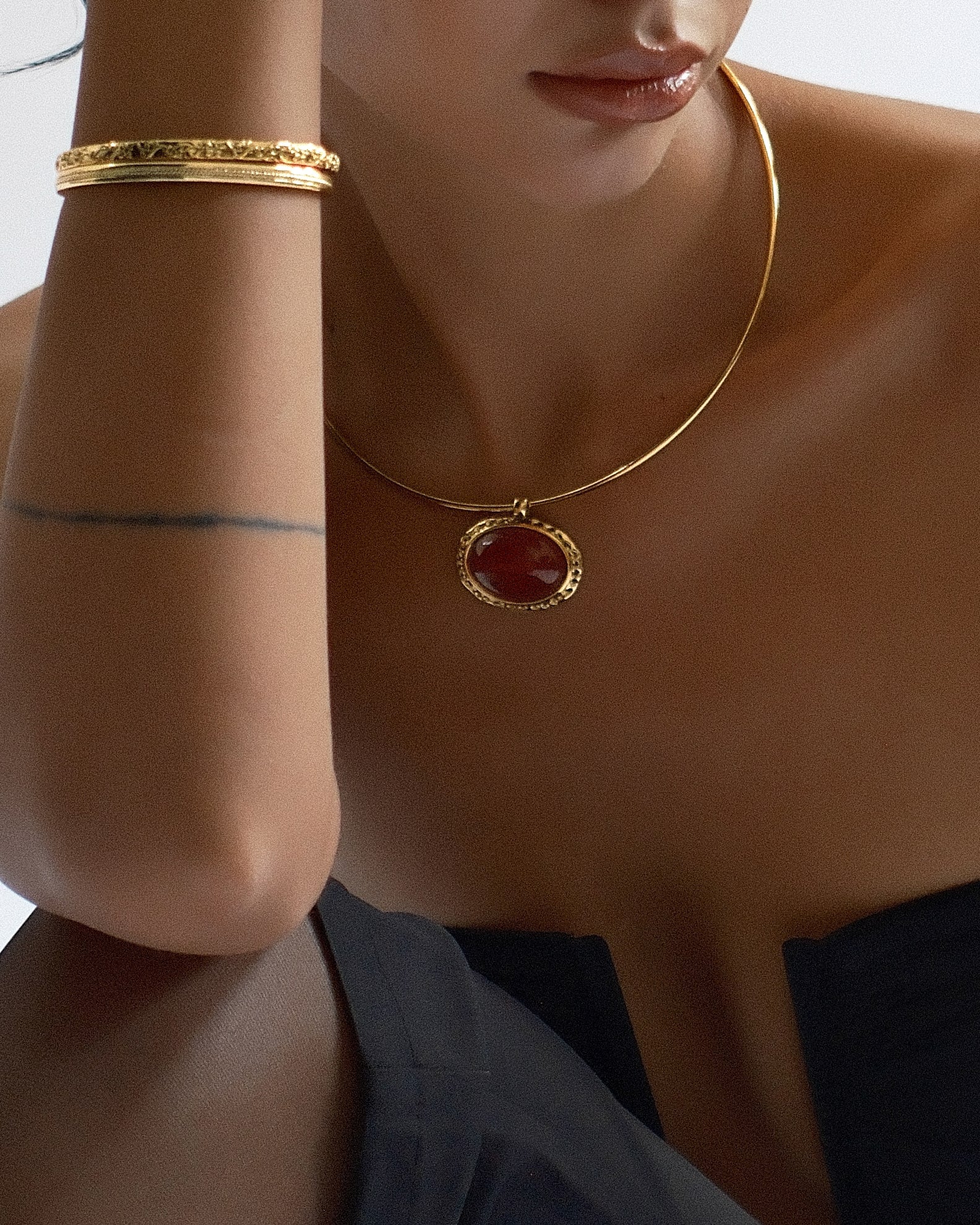 Venus Collar Necklace in Gold - Image 2