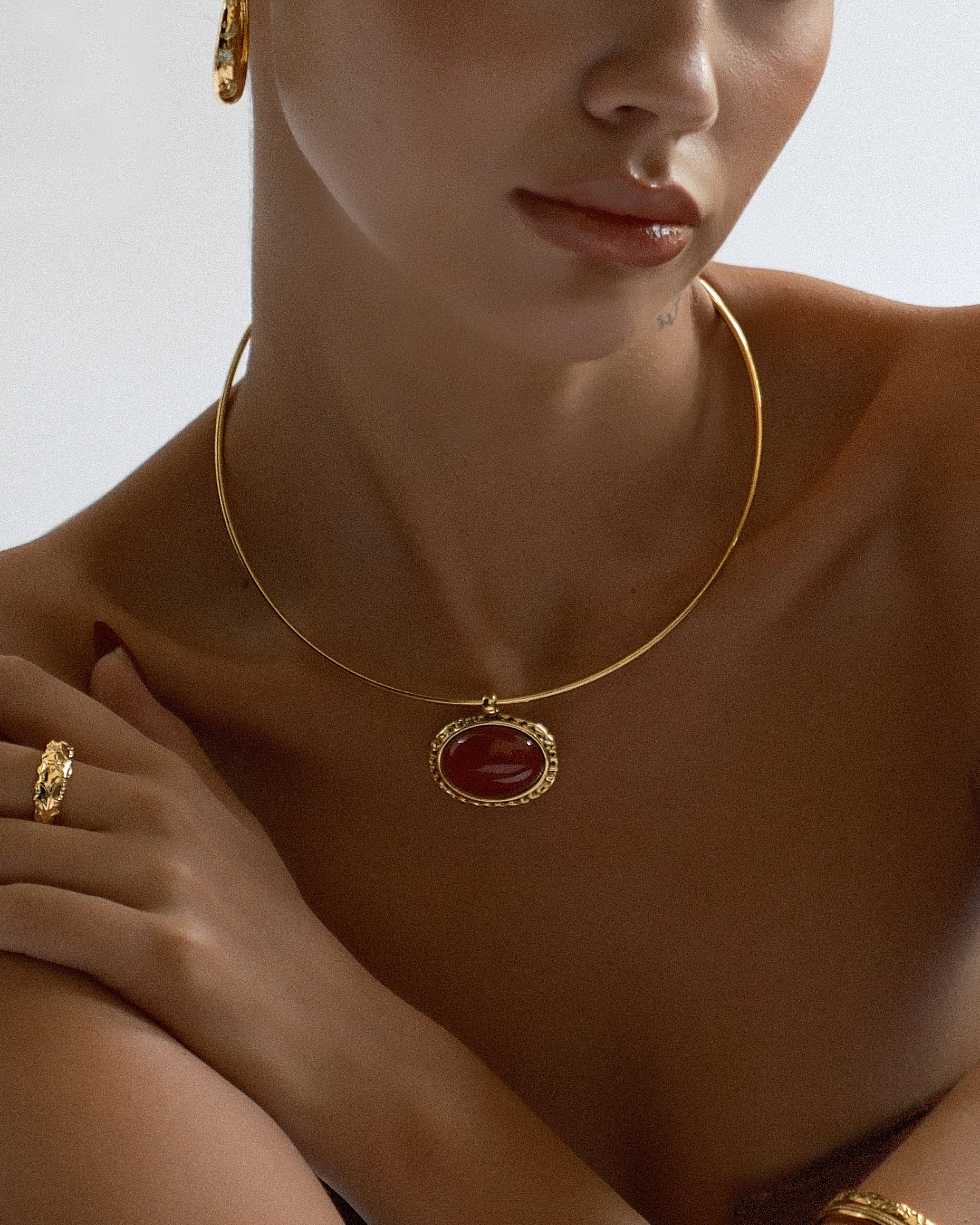 Venus Collar Necklace in Gold - Image 4